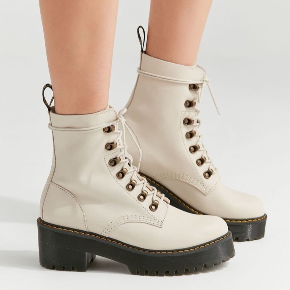 Dr. Martens Leona boots in bone